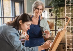 akrilik atölyesi eğitmenleri