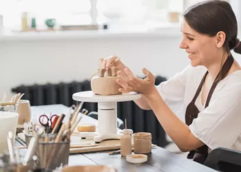 Seramik ve Cam Sanatçıları Ne Kadar Kazanır?